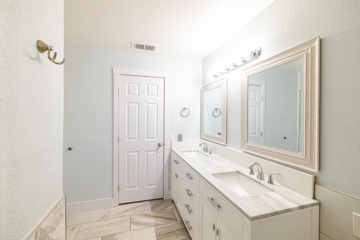 Detail Gallery Image 11 of 19 For 8046 Kirkton Ct, Sacramento,  CA 95828 - 4 Beds | 2/1 Baths