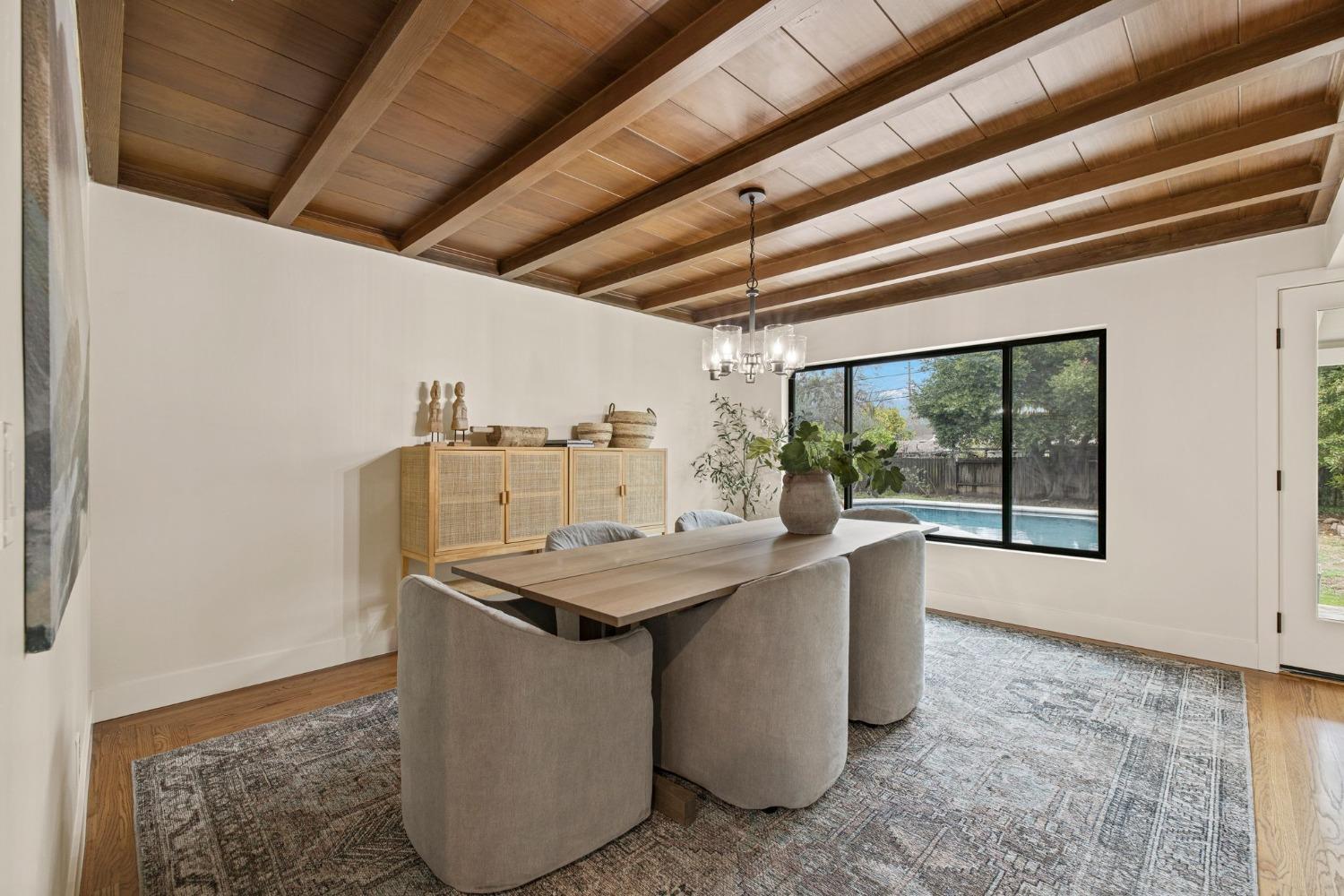 Detail Gallery Image 12 of 58 For 1228 El Toro Way, Sacramento,  CA 95864 - 3 Beds | 2/1 Baths