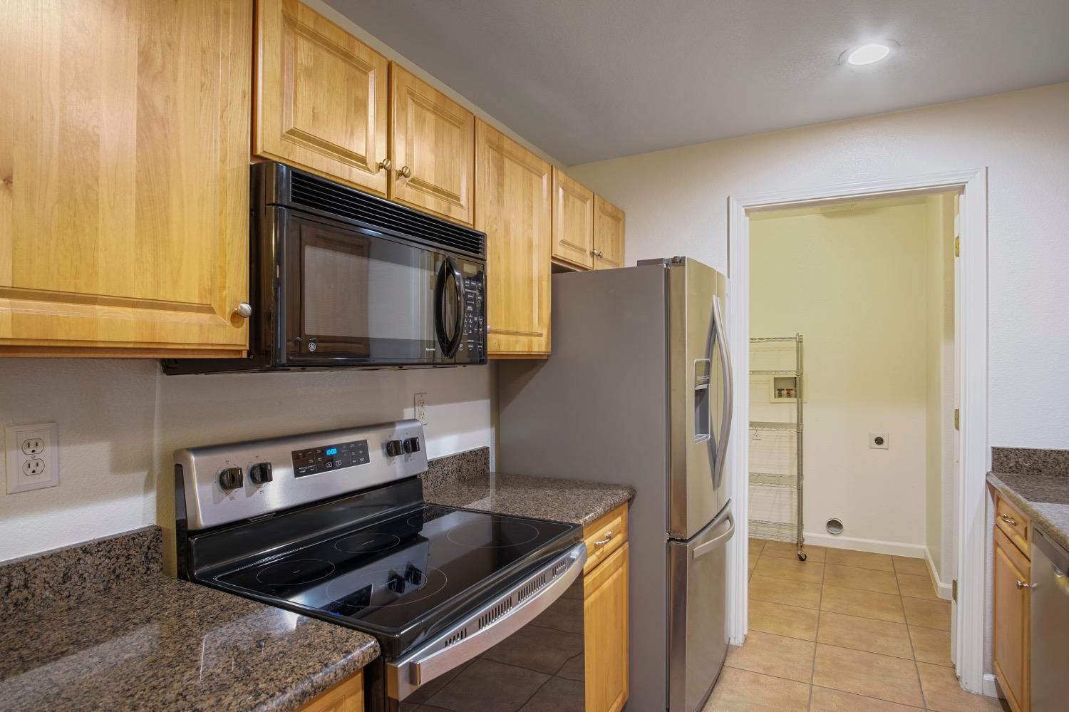 Detail Gallery Image 13 of 28 For 1360 Shady Ln #416,  Turlock,  CA 95382 - 2 Beds | 2 Baths