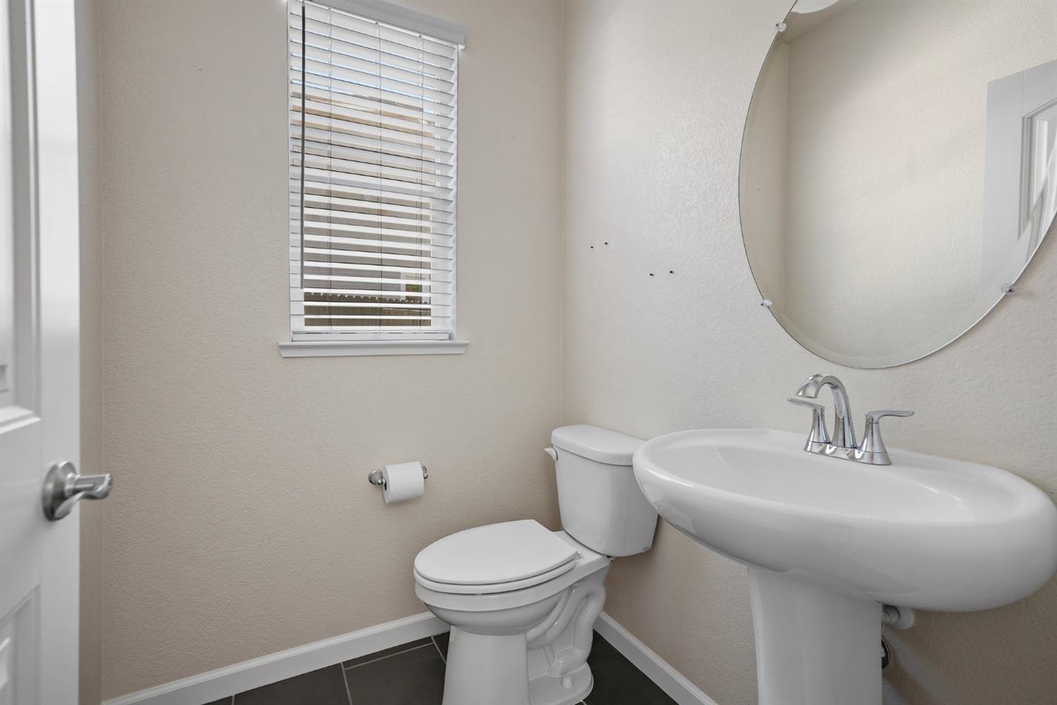 Detail Gallery Image 7 of 41 For 2800 Craftsman St, Turlock,  CA 95380 - 3 Beds | 2/1 Baths