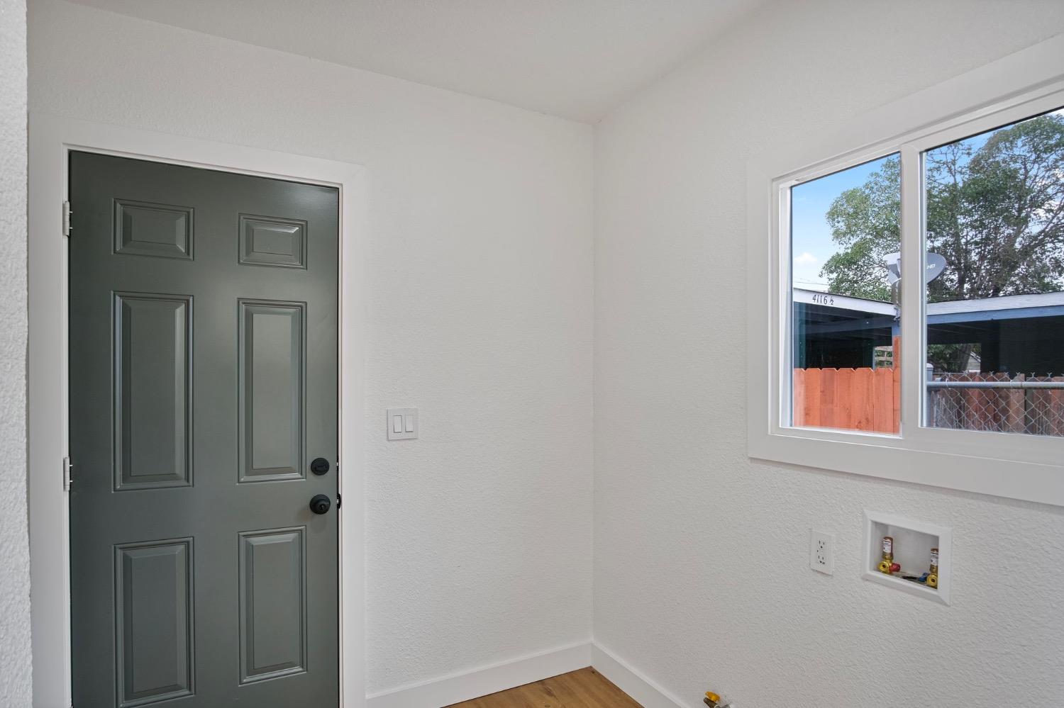 Detail Gallery Image 16 of 34 For 4118 Howard Ave, Sacramento,  CA 95820 - 2 Beds | 1 Baths