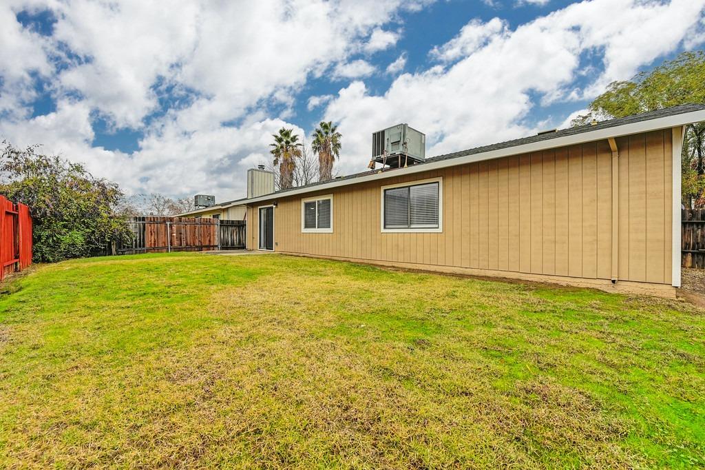 Detail Gallery Image 29 of 31 For 7085 Cloverleaf Way, Citrus Heights,  CA 95621 - 3 Beds | 2 Baths