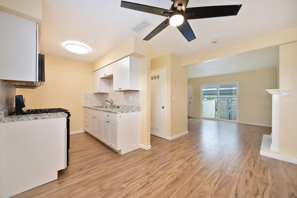 Detail Gallery Image 10 of 27 For 5653 White Fir Way #4,  Sacramento,  CA 95841 - 2 Beds | 1/1 Baths