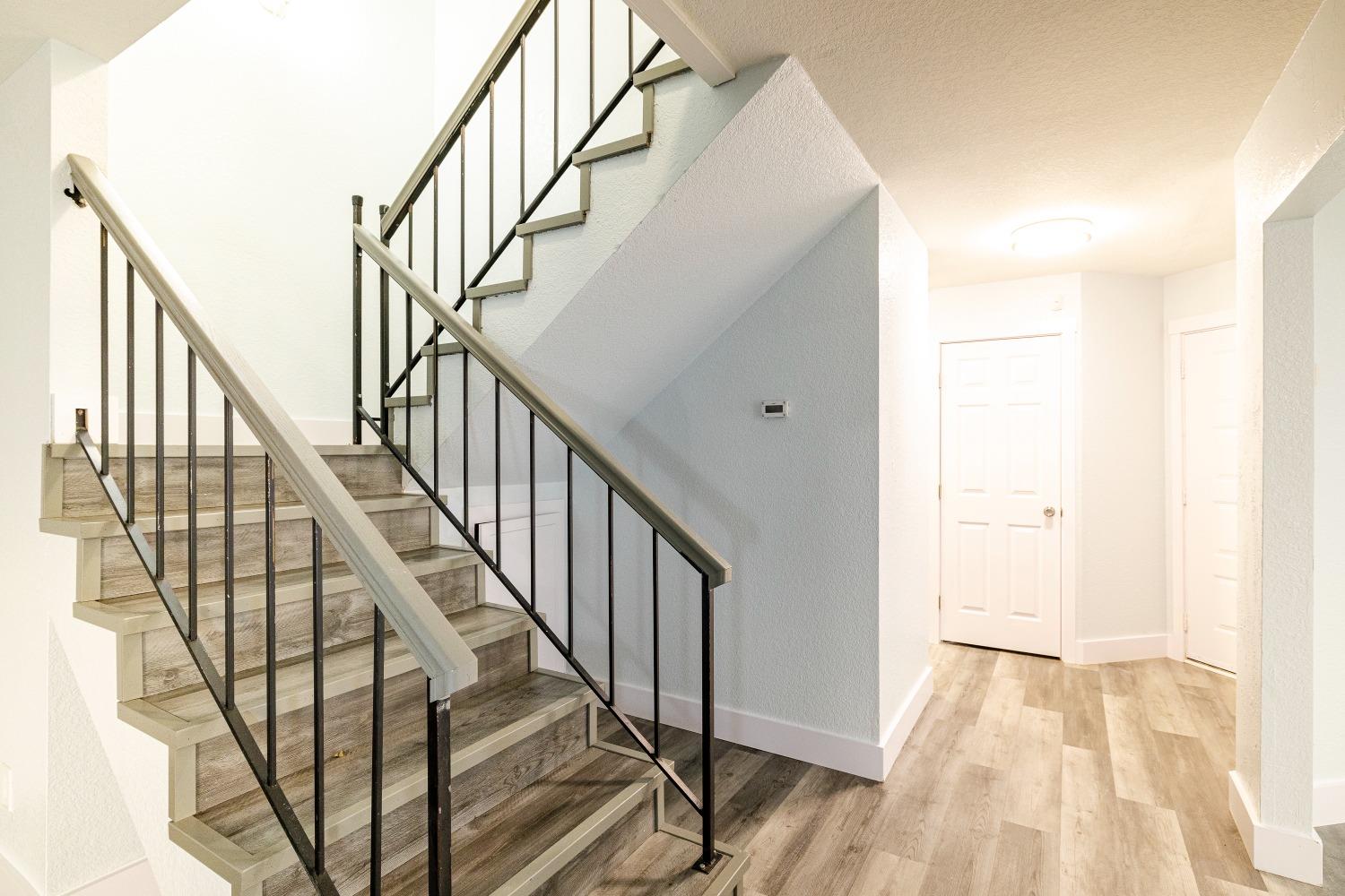 Detail Gallery Image 8 of 19 For 8046 Kirkton Ct, Sacramento,  CA 95828 - 4 Beds | 2/1 Baths