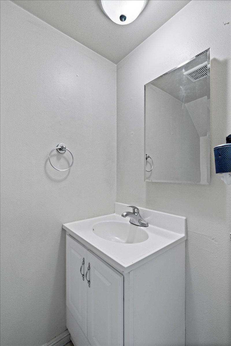 Detail Gallery Image 18 of 34 For 8625 La Riviera Dr #B,  Sacramento,  CA 95826 - 3 Beds | 1/1 Baths