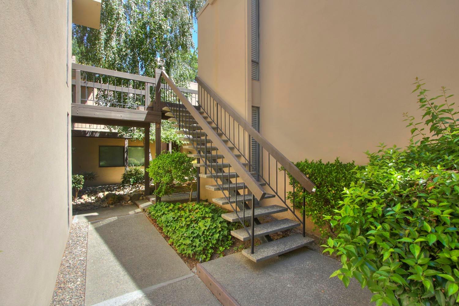 Detail Gallery Image 31 of 33 For 863 Woodside Ln #10,  Sacramento,  CA 95825 - 2 Beds | 1 Baths