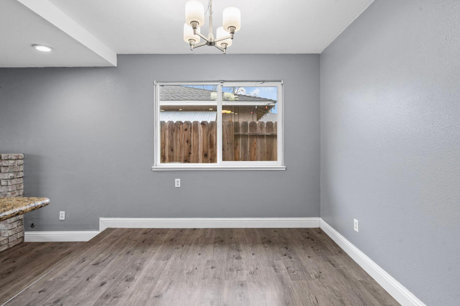 Detail Gallery Image 9 of 38 For 2029 Shaw Ave, Modesto,  CA 95354 - 3 Beds | 2 Baths