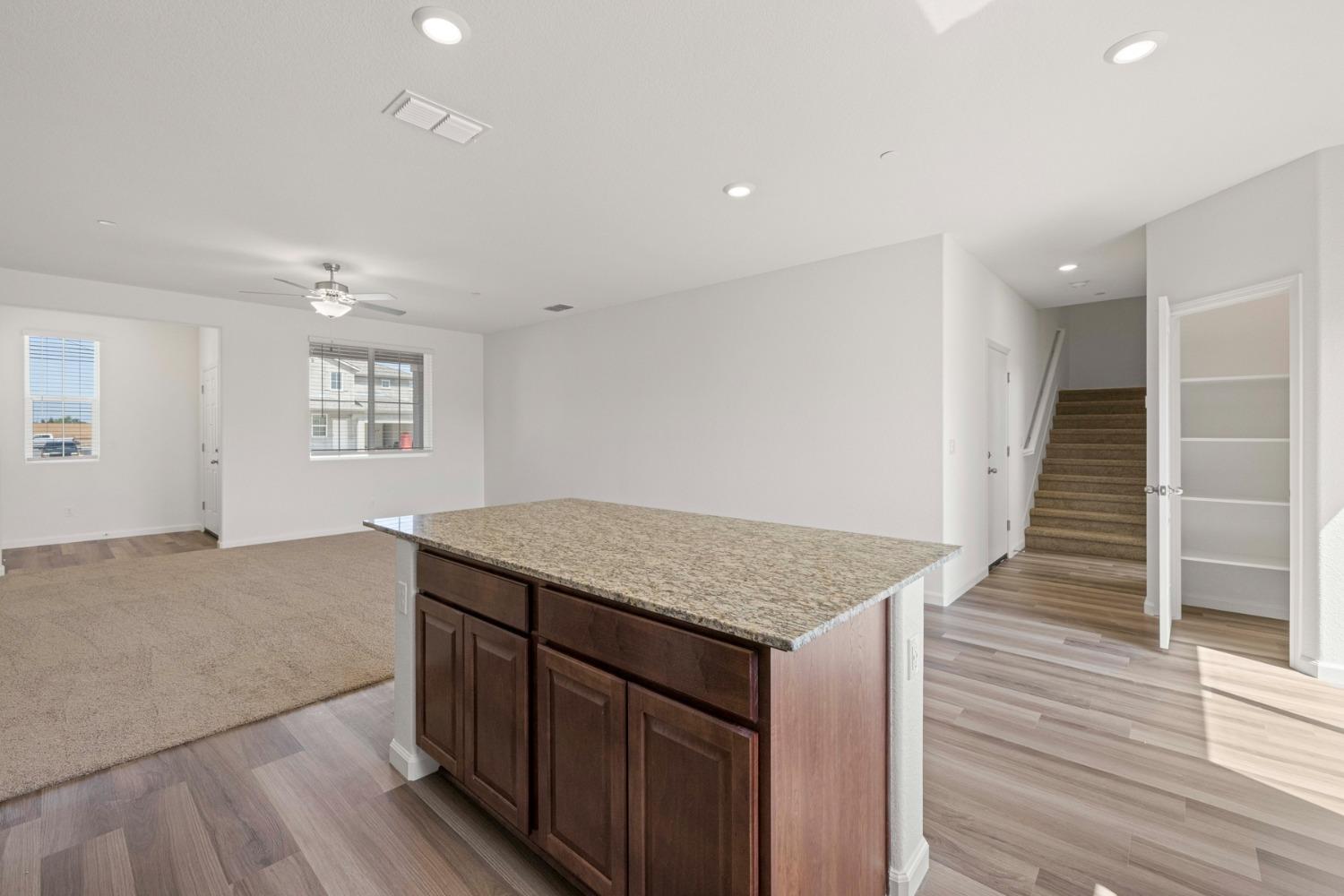 Detail Gallery Image 9 of 19 For 905 S Verona Ct, Stockton,  CA 95215 - 4 Beds | 2/1 Baths