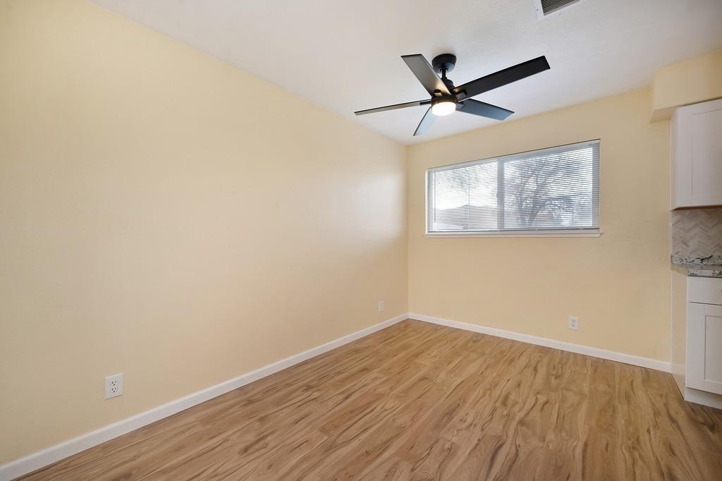 Detail Gallery Image 12 of 27 For 5653 White Fir Way #4,  Sacramento,  CA 95841 - 2 Beds | 1/1 Baths