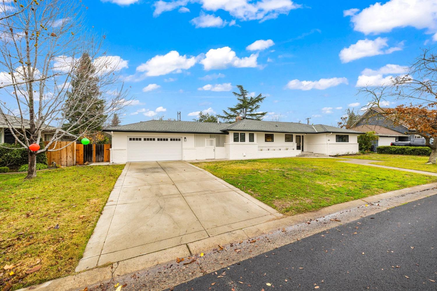 Detail Gallery Image 3 of 58 For 1228 El Toro Way, Sacramento,  CA 95864 - 3 Beds | 2/1 Baths