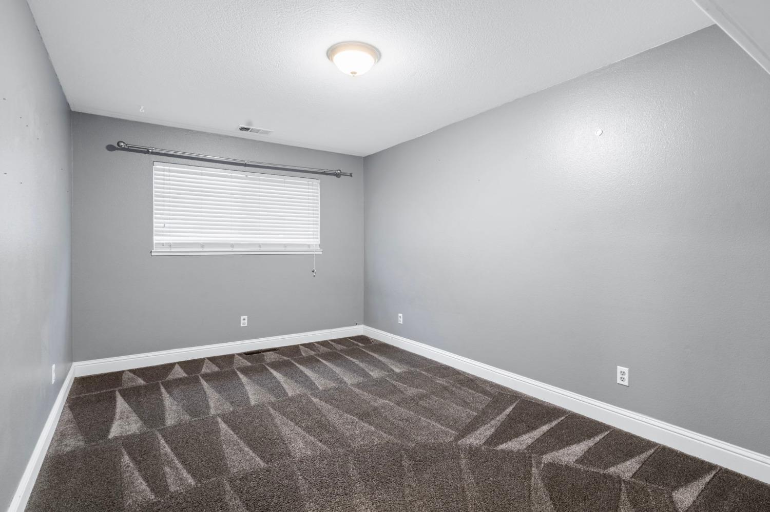 Detail Gallery Image 29 of 38 For 2029 Shaw Ave, Modesto,  CA 95354 - 3 Beds | 2 Baths