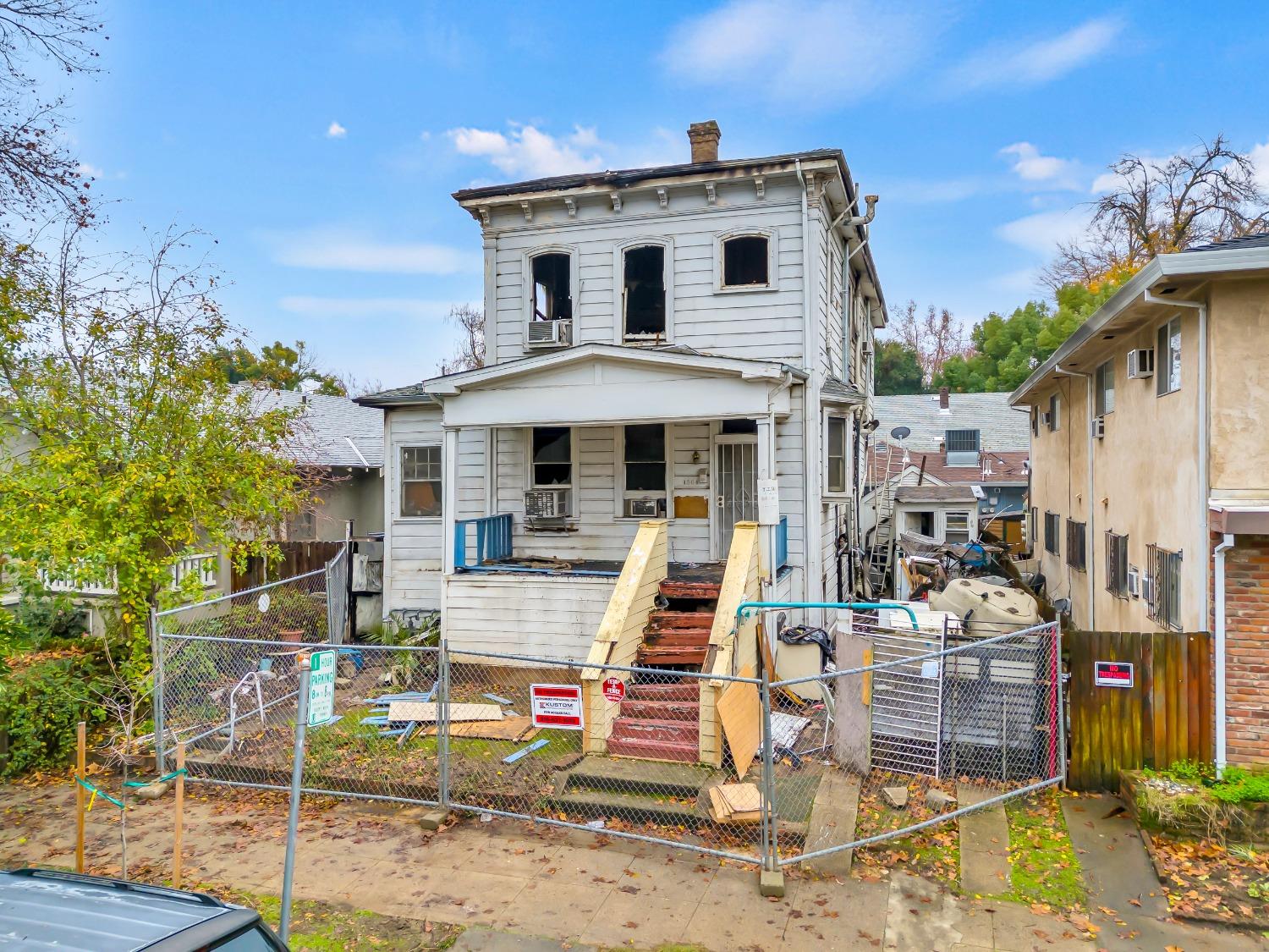 Detail Gallery Image 6 of 15 For 1504 U St, Sacramento,  CA 95818 - 7 Beds | 4 Baths