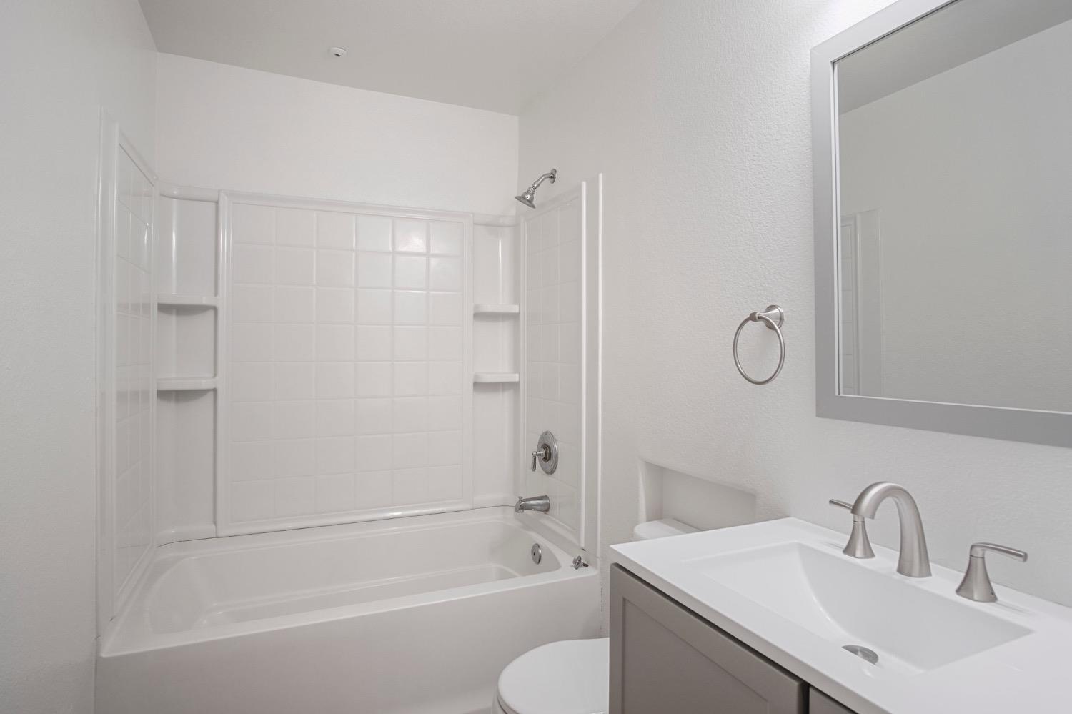 Detail Gallery Image 19 of 28 For 1360 Shady Ln #416,  Turlock,  CA 95382 - 2 Beds | 2 Baths