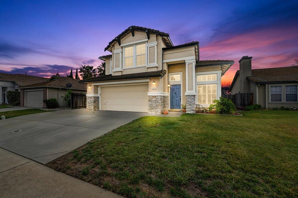 Detail Gallery Image 4 of 52 For 2415 Thistle Way, Lincoln,  CA 95648 - 4 Beds | 2/1 Baths