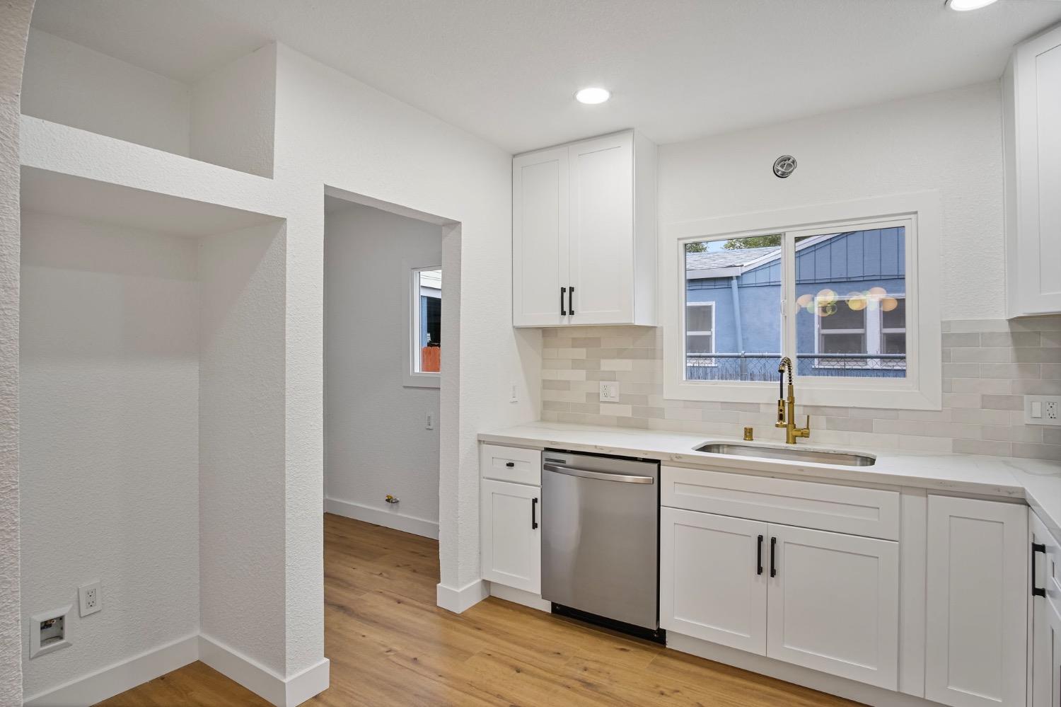 Detail Gallery Image 17 of 34 For 4118 Howard Ave, Sacramento,  CA 95820 - 2 Beds | 1 Baths