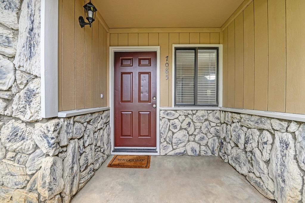 Detail Gallery Image 2 of 31 For 7085 Cloverleaf Way, Citrus Heights,  CA 95621 - 3 Beds | 2 Baths