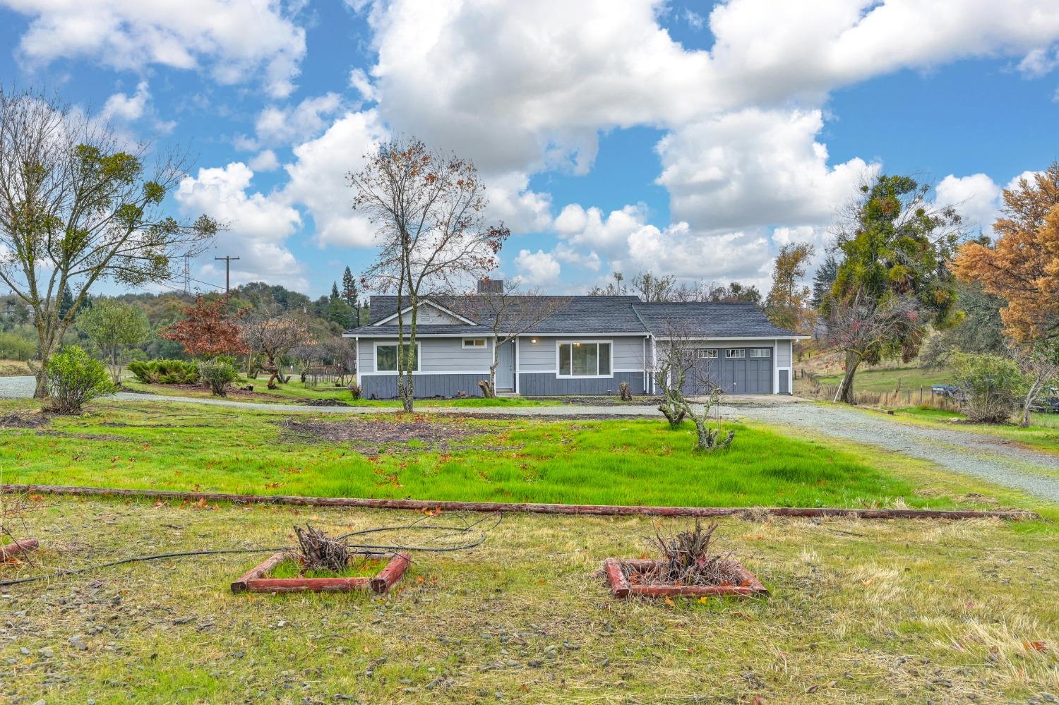 Detail Gallery Image 2 of 18 For 2993 Butler Ln, Valley Springs,  CA 95252 - 3 Beds | 2 Baths