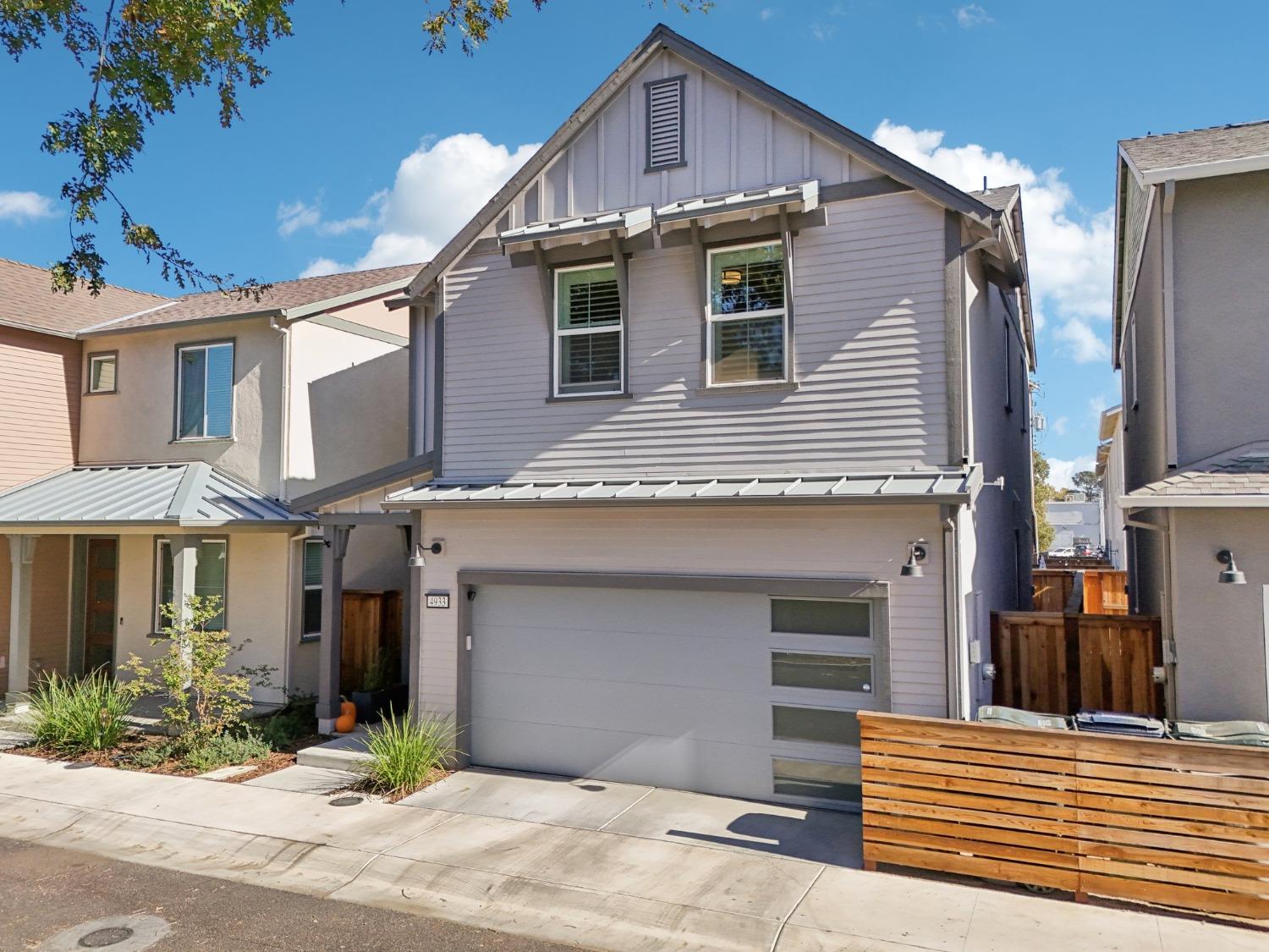 Detail Gallery Image 1 of 1 For 4933 Esma Jane Ln, Sacramento,  CA 95822 - 3 Beds | 2/1 Baths