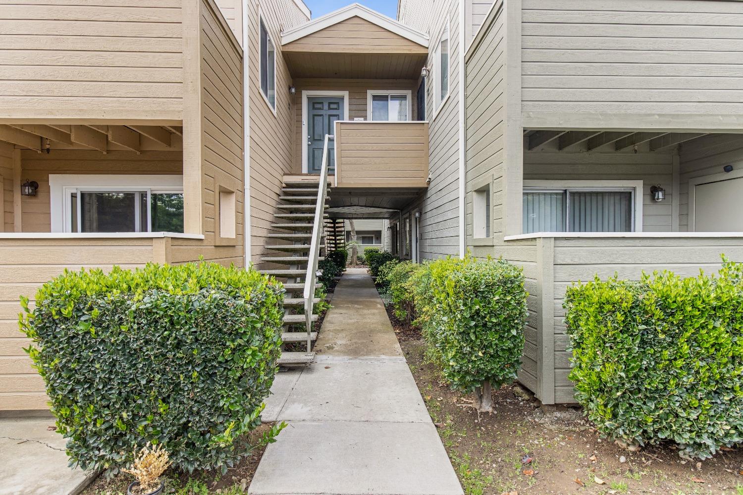 Detail Gallery Image 1 of 31 For 1019 Dornajo Way #207,  Sacramento,  CA 95825 - 2 Beds | 2 Baths