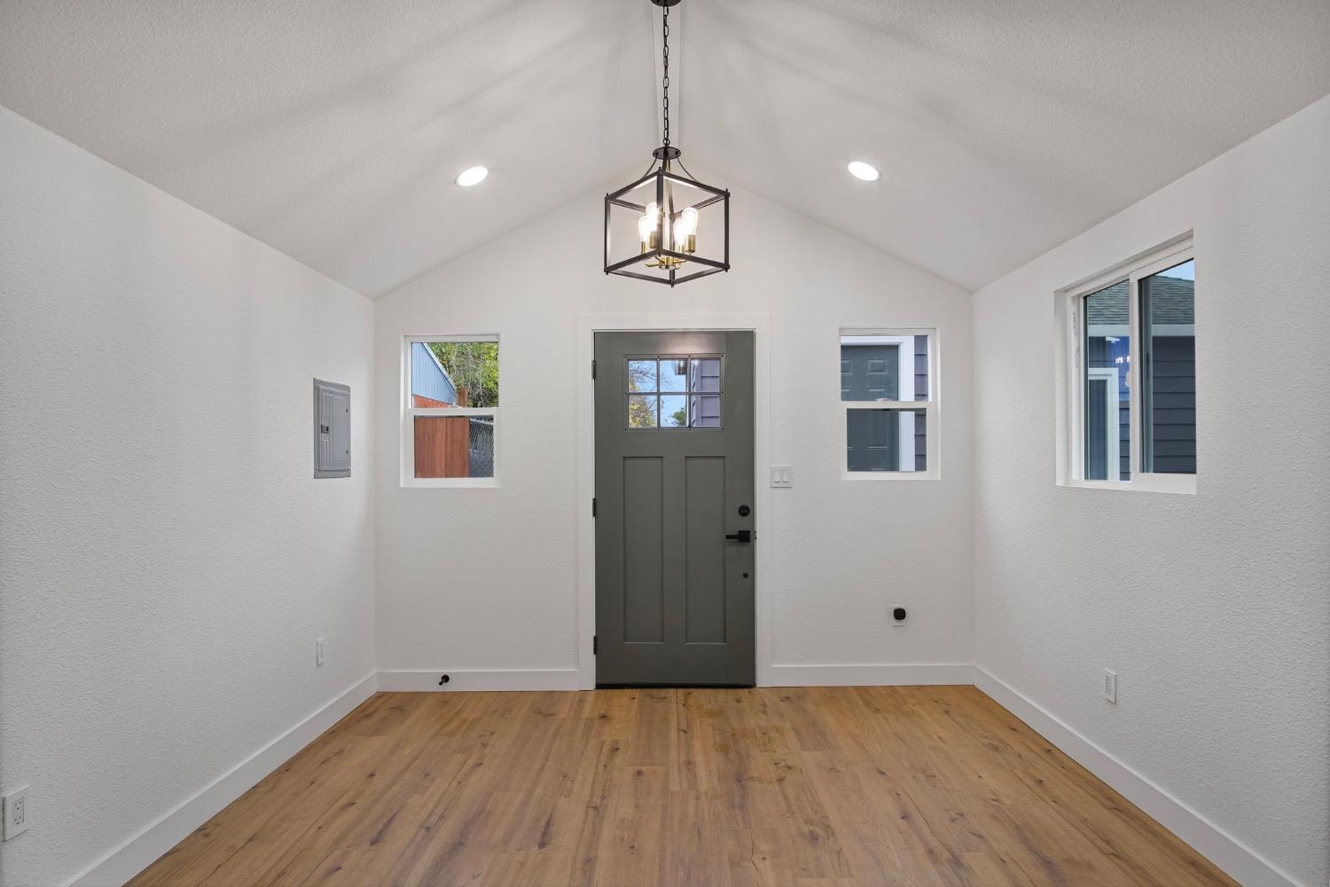 Detail Gallery Image 34 of 34 For 4118 Howard Ave, Sacramento,  CA 95820 - 2 Beds | 1 Baths