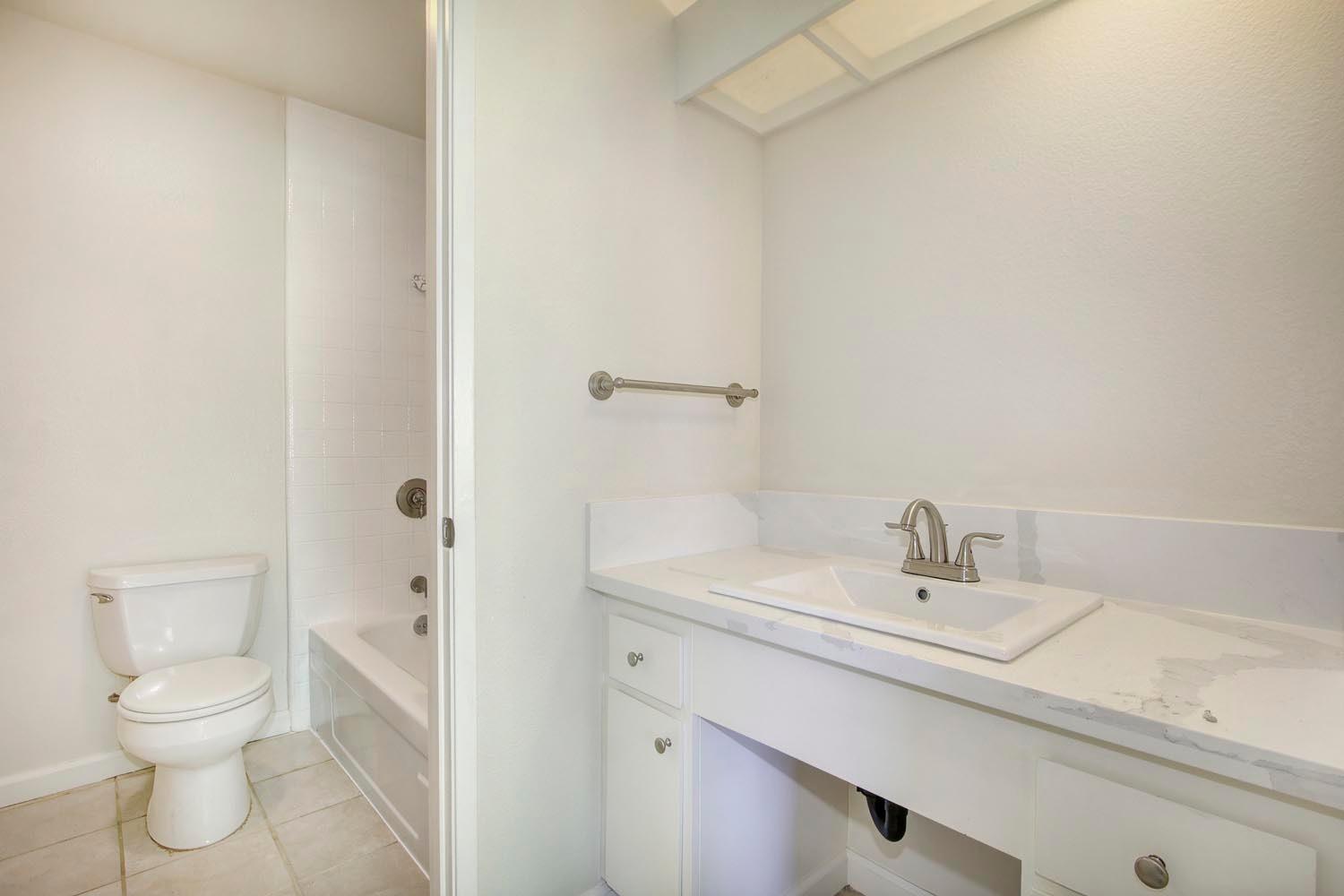 Detail Gallery Image 27 of 33 For 863 Woodside Ln #10,  Sacramento,  CA 95825 - 2 Beds | 1 Baths