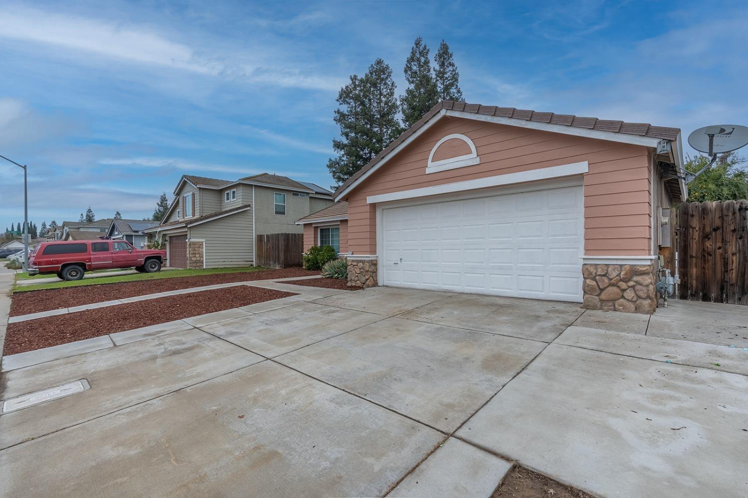 Detail Gallery Image 4 of 30 For 2729 Gleneagles Dr, Riverbank,  CA 95367 - 3 Beds | 2 Baths