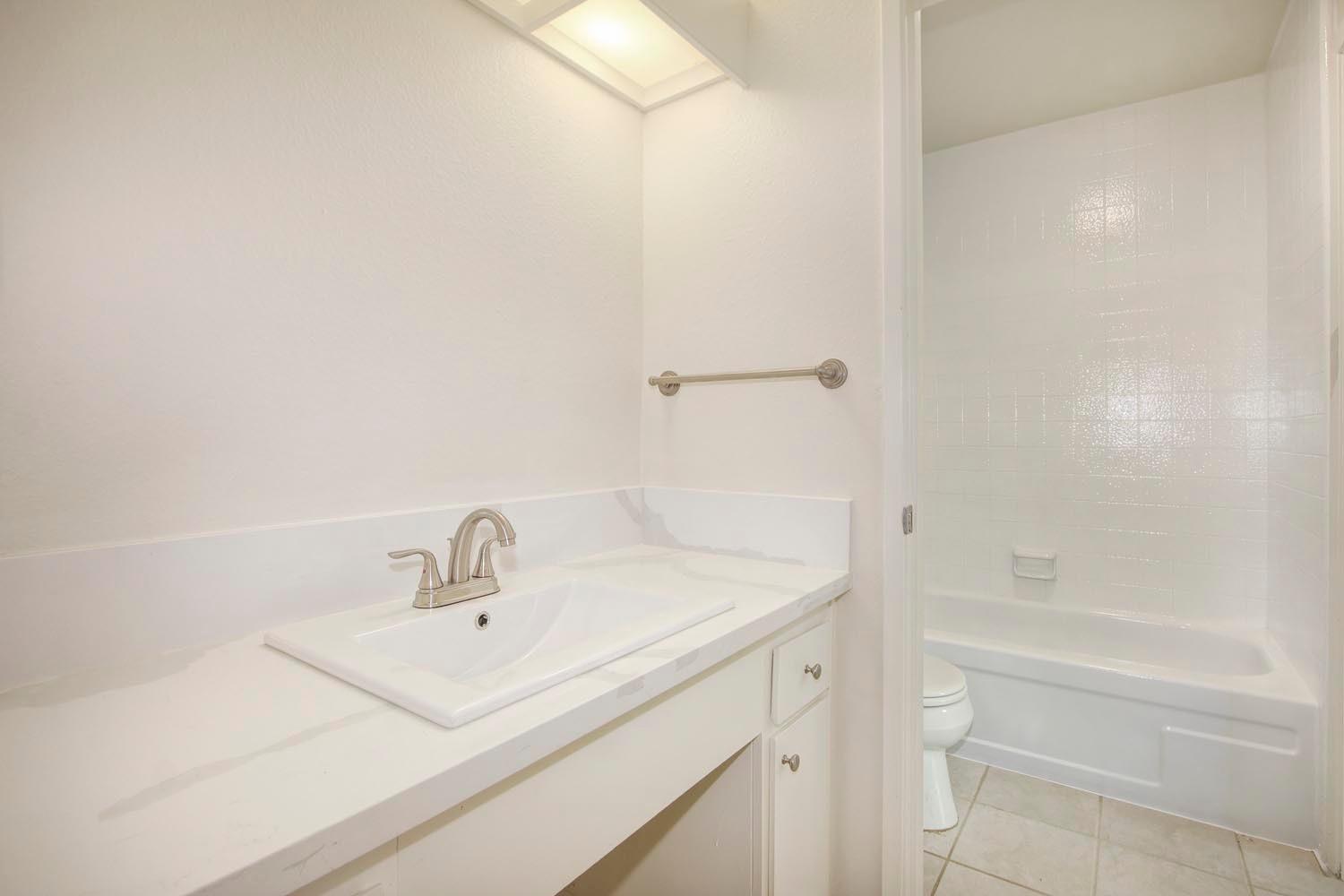 Detail Gallery Image 26 of 33 For 863 Woodside Ln #10,  Sacramento,  CA 95825 - 2 Beds | 1 Baths