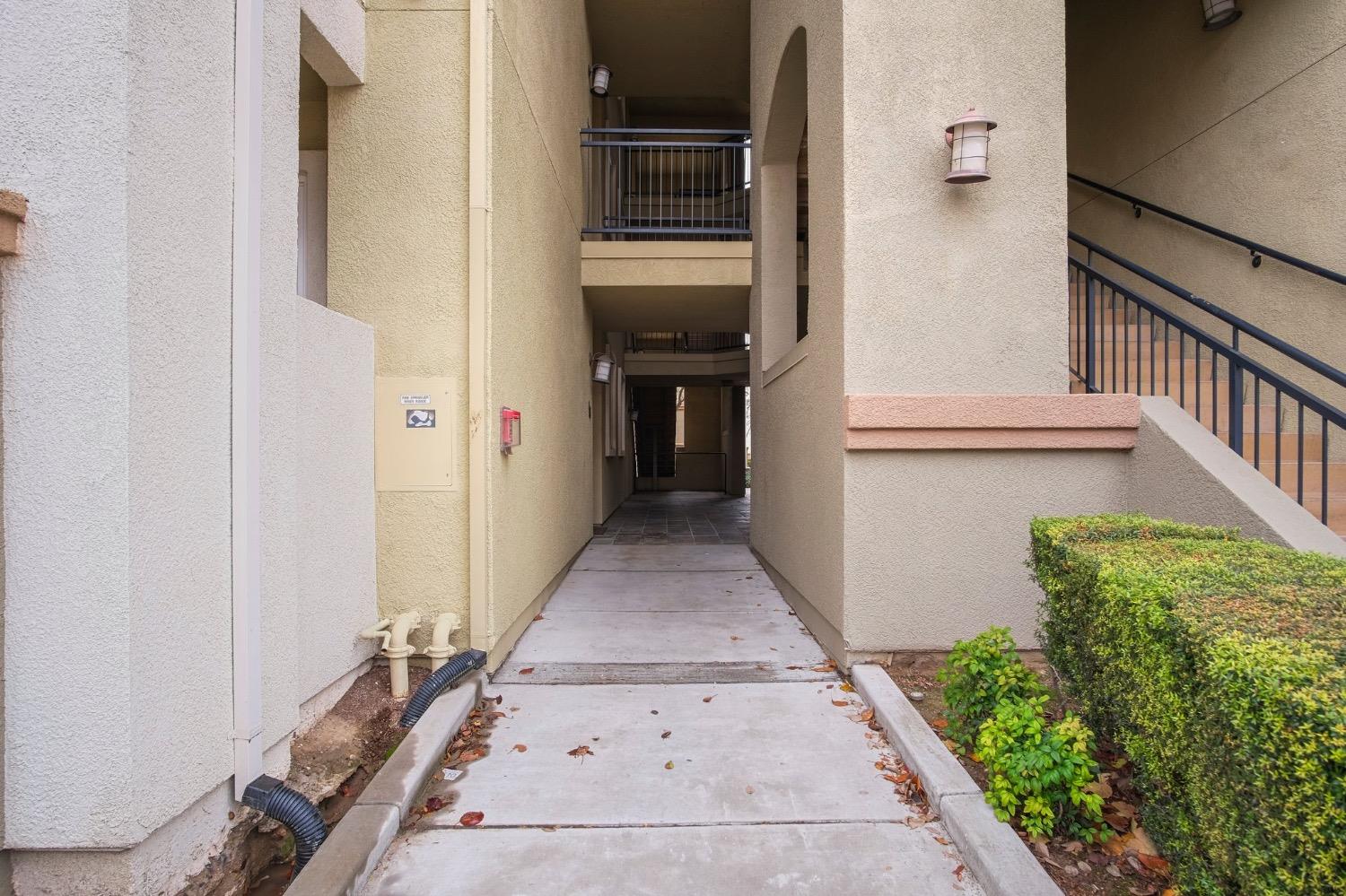 Detail Gallery Image 3 of 28 For 1360 Shady Ln #416,  Turlock,  CA 95382 - 2 Beds | 2 Baths