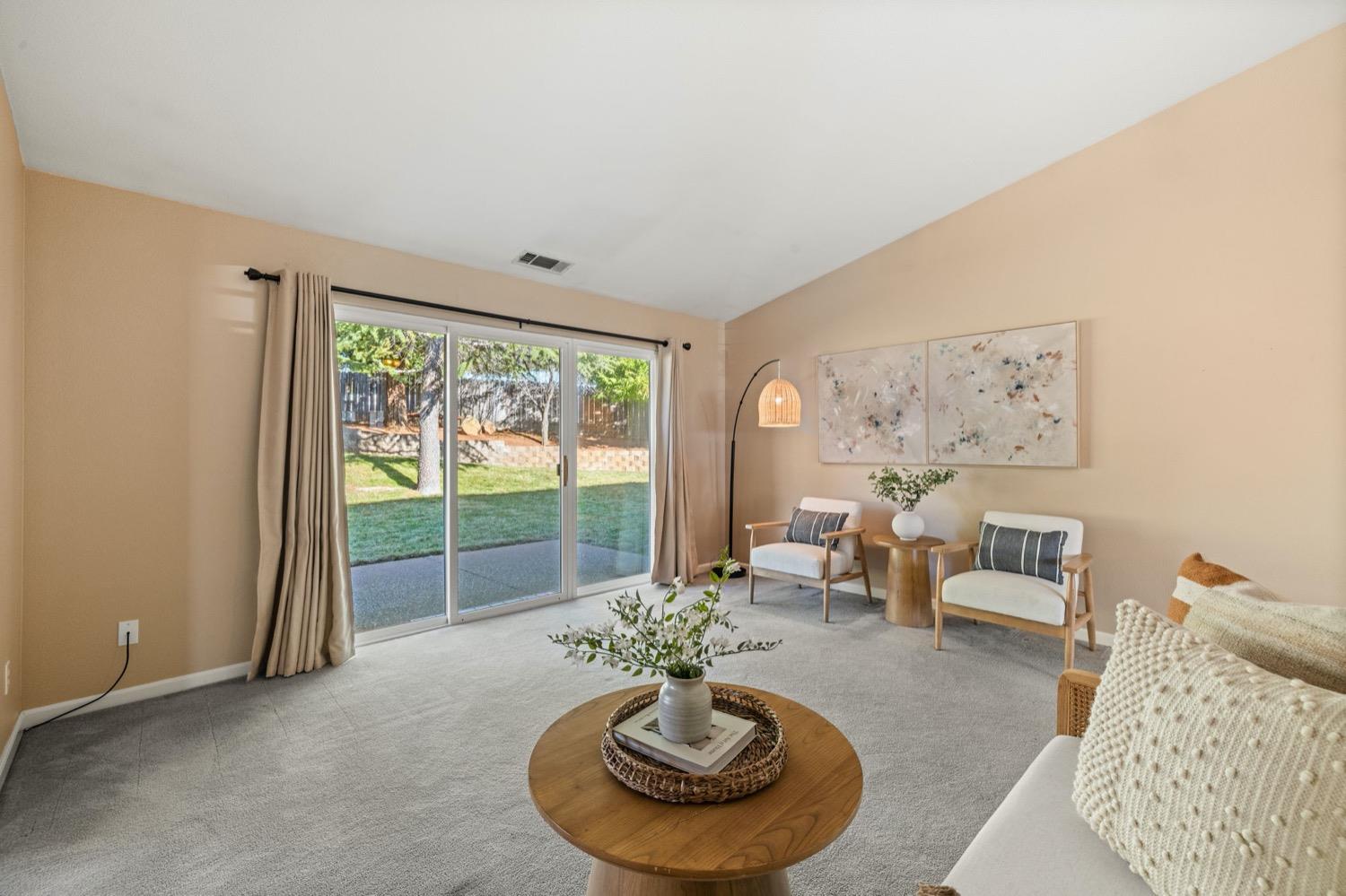 Detail Gallery Image 9 of 65 For 3287 Vista Del Mundo, Camino,  CA 95709 - 4 Beds | 2/2 Baths