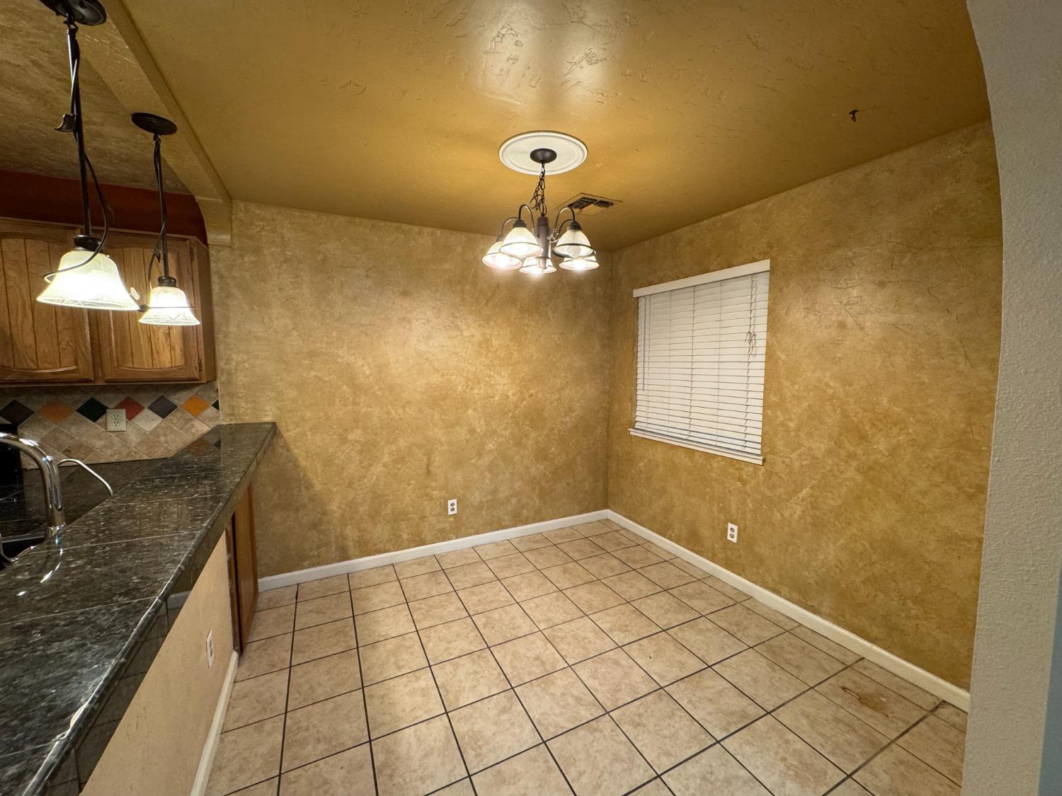 Detail Gallery Image 3 of 10 For 3424 Vintage Dr #138,  Modesto,  CA 95356 - 2 Beds | 2 Baths