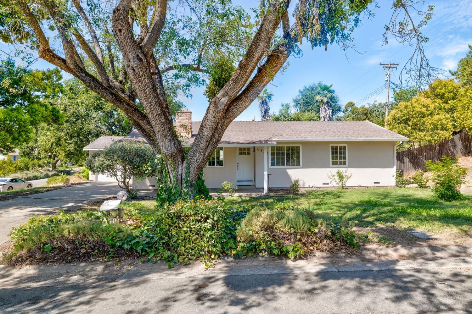 Detail Gallery Image 6 of 58 For 8121 Waikiki Dr, Fair Oaks,  CA 95628 - 4 Beds | 2 Baths