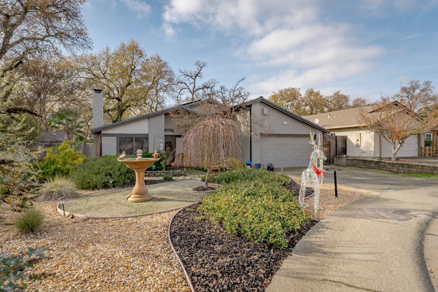 Detail Gallery Image 3 of 51 For 8143 Robert Creek Ct, Citrus Heights,  CA 95610 - 3 Beds | 2 Baths