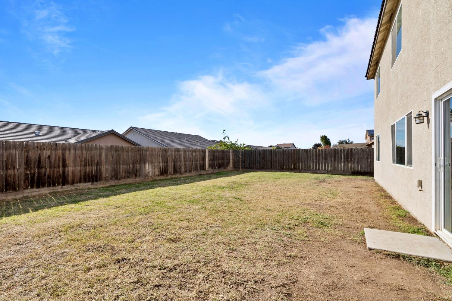 Detail Gallery Image 35 of 37 For 1373 Burgundy, Hanford,  CA 93230 - 5 Beds | 3/1 Baths