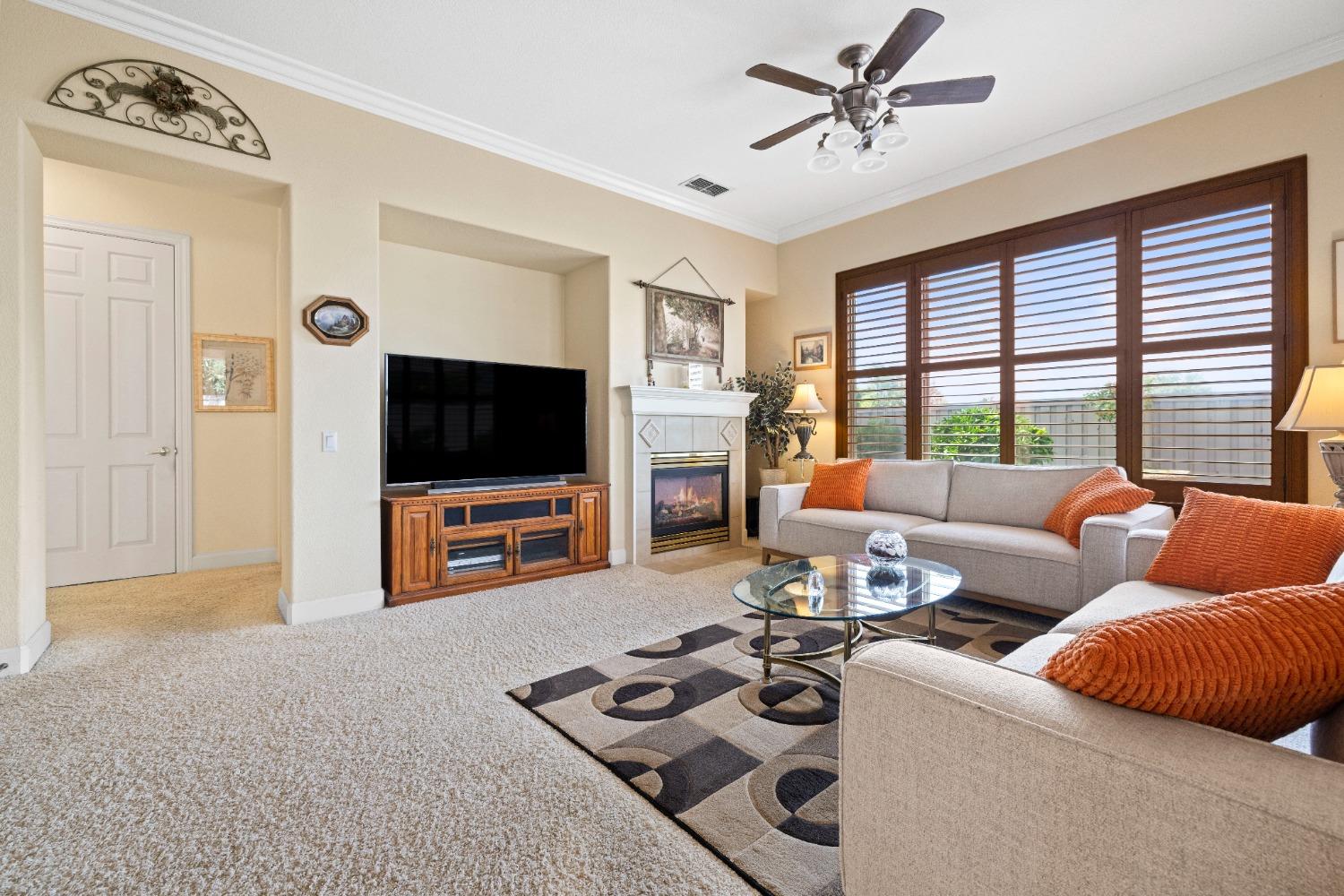 Detail Gallery Image 2 of 35 For 2100 Laurelhurst Ln, Lincoln,  CA 95648 - 3 Beds | 2 Baths