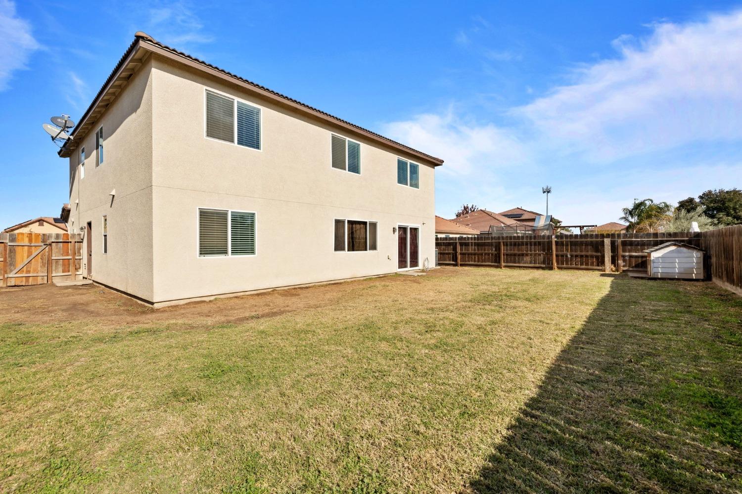 Detail Gallery Image 37 of 37 For 1373 Burgundy, Hanford,  CA 93230 - 5 Beds | 3/1 Baths