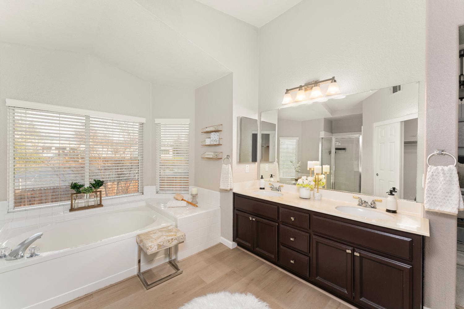 Detail Gallery Image 32 of 57 For 5901 Pebble Creek Dr, Rocklin,  CA 95765 - 4 Beds | 2/1 Baths