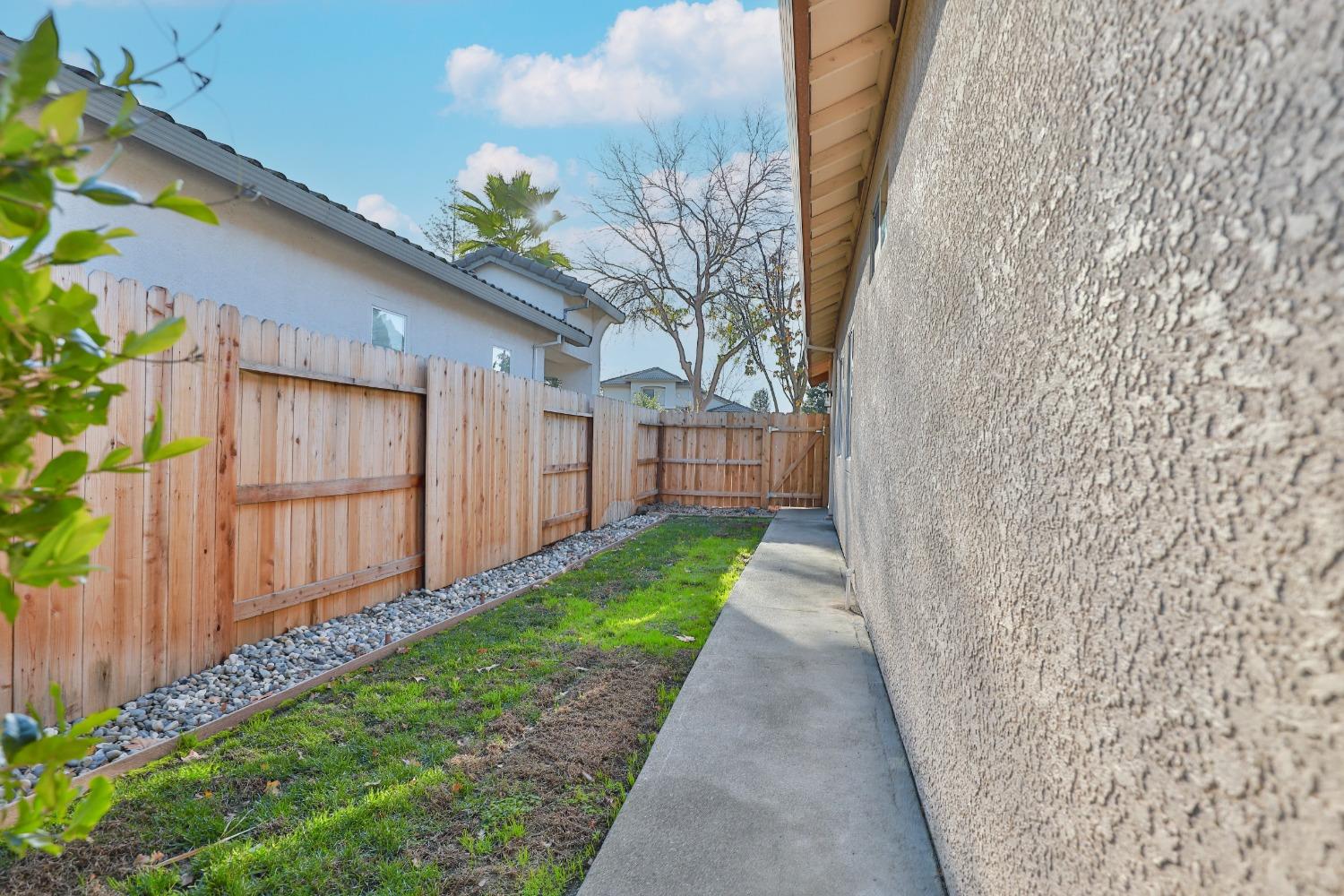 Detail Gallery Image 31 of 37 For 400 Sw Weider Ct, Folsom,  CA 95630 - 3 Beds | 2 Baths