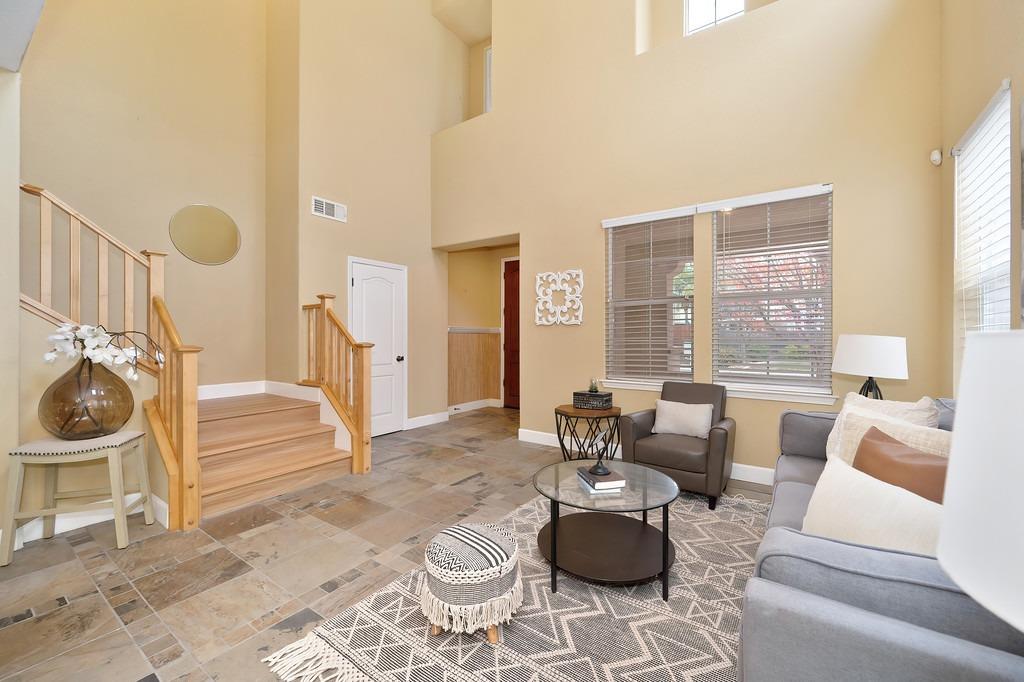 Detail Gallery Image 4 of 47 For 2804 Prosperity Ct, Modesto,  CA 95355 - 4 Beds | 2/1 Baths