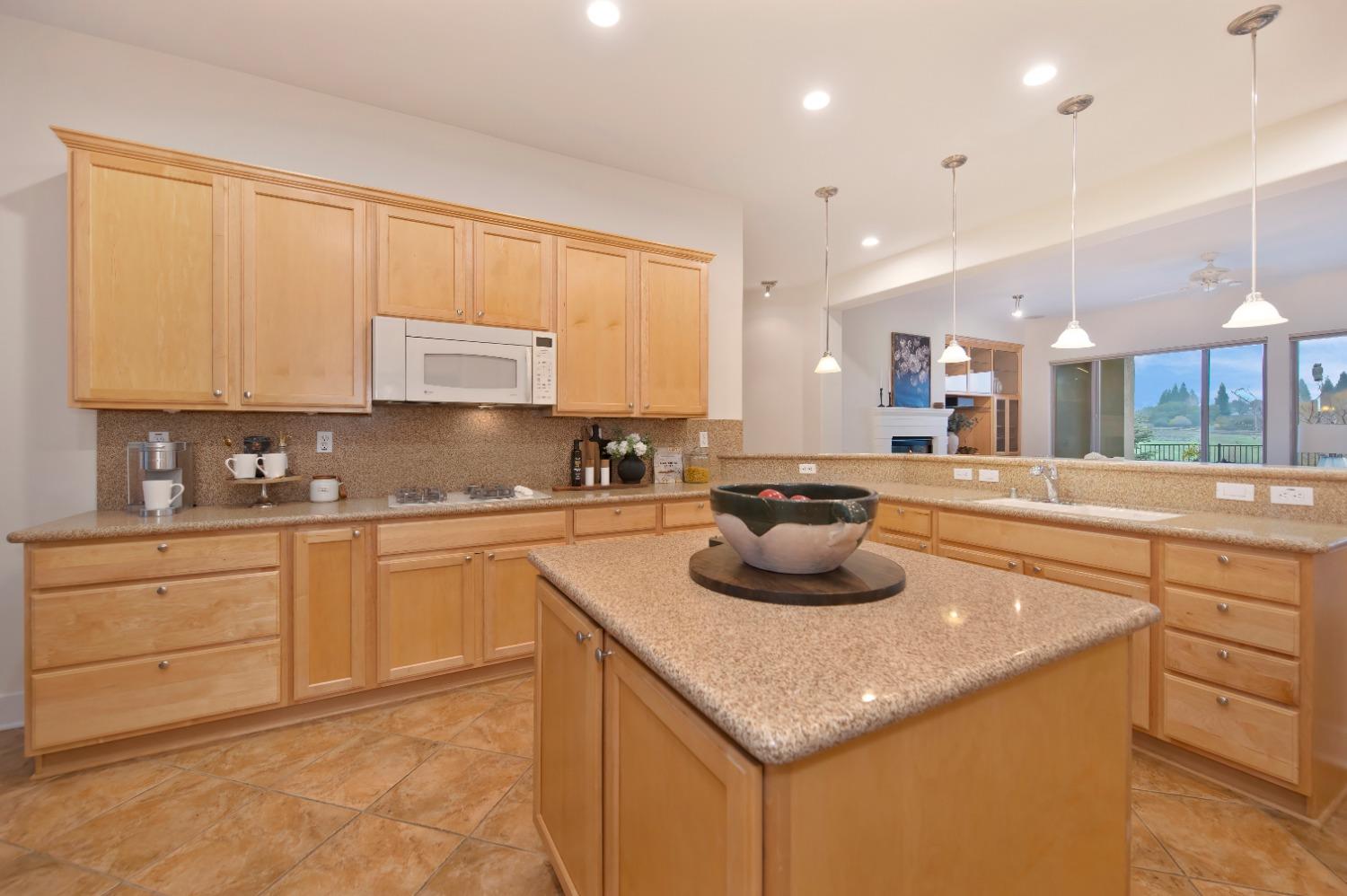 Detail Gallery Image 15 of 41 For 2600 Blue Heron Loop, Lincoln,  CA 95648 - 2 Beds | 2/1 Baths