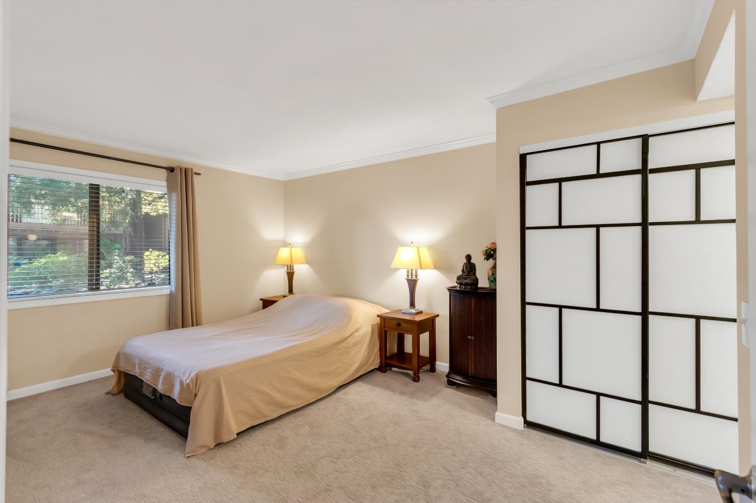 Detail Gallery Image 21 of 39 For 2454 Larkspur Ln #327,  Sacramento,  CA 95825 - 1 Beds | 1 Baths