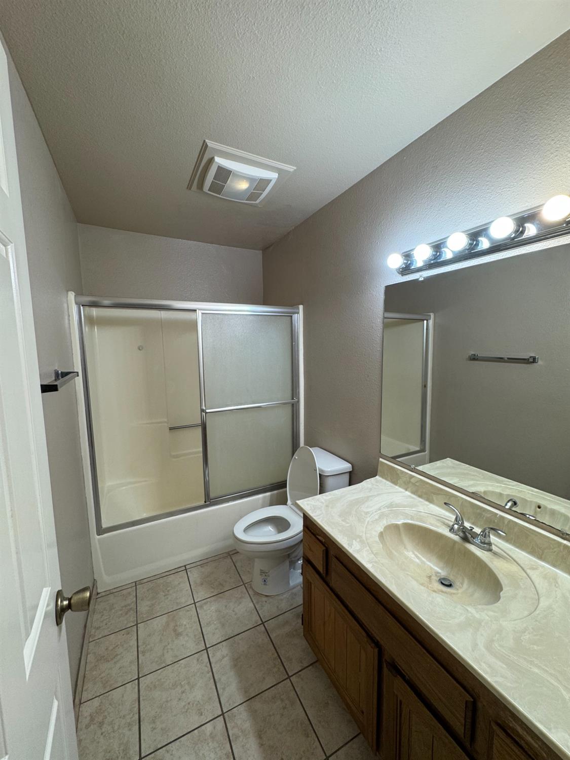 Detail Gallery Image 6 of 10 For 3424 Vintage Dr #138,  Modesto,  CA 95356 - 2 Beds | 2 Baths