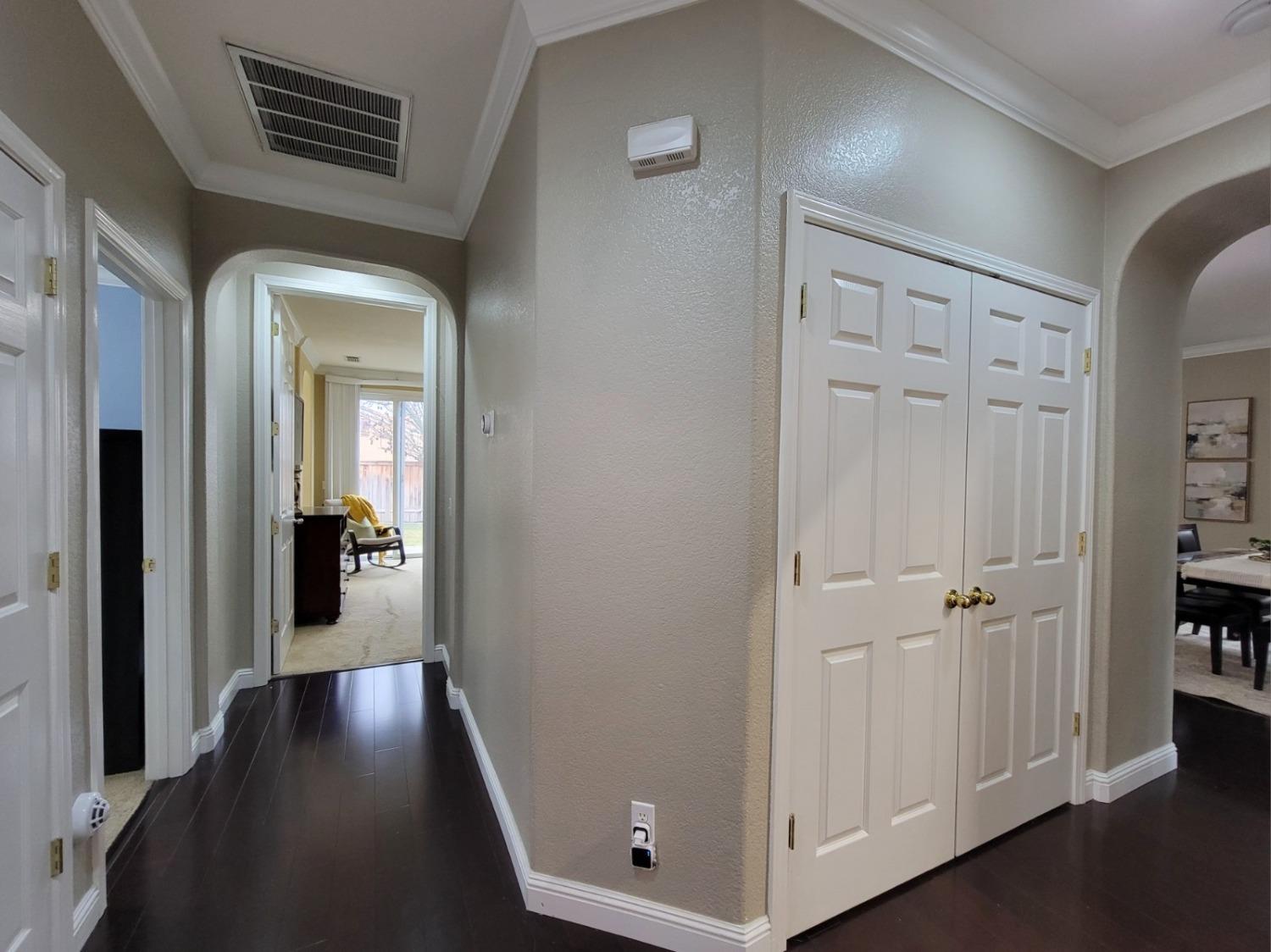 Detail Gallery Image 18 of 46 For 5693 Overleaf Way, Sacramento,  CA 95835 - 3 Beds | 2 Baths