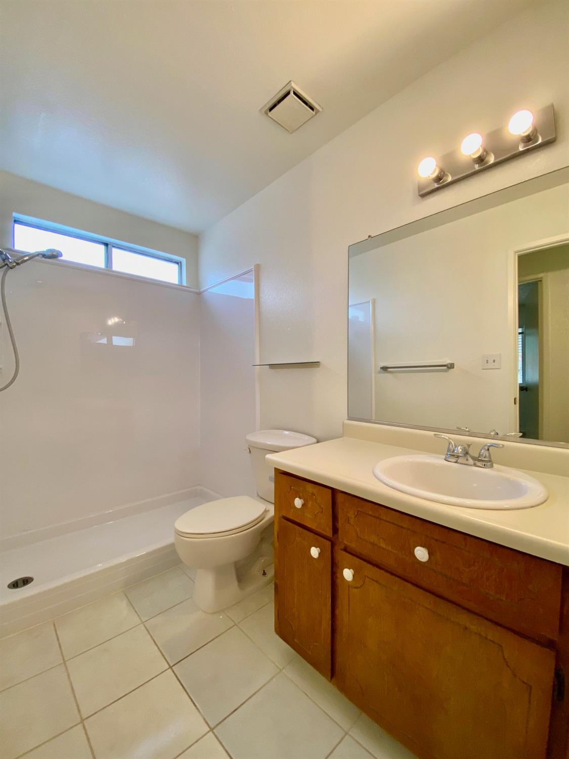 Detail Gallery Image 9 of 18 For 829 Pennington Pl, Modesto,  CA 95356 - 3 Beds | 2/1 Baths