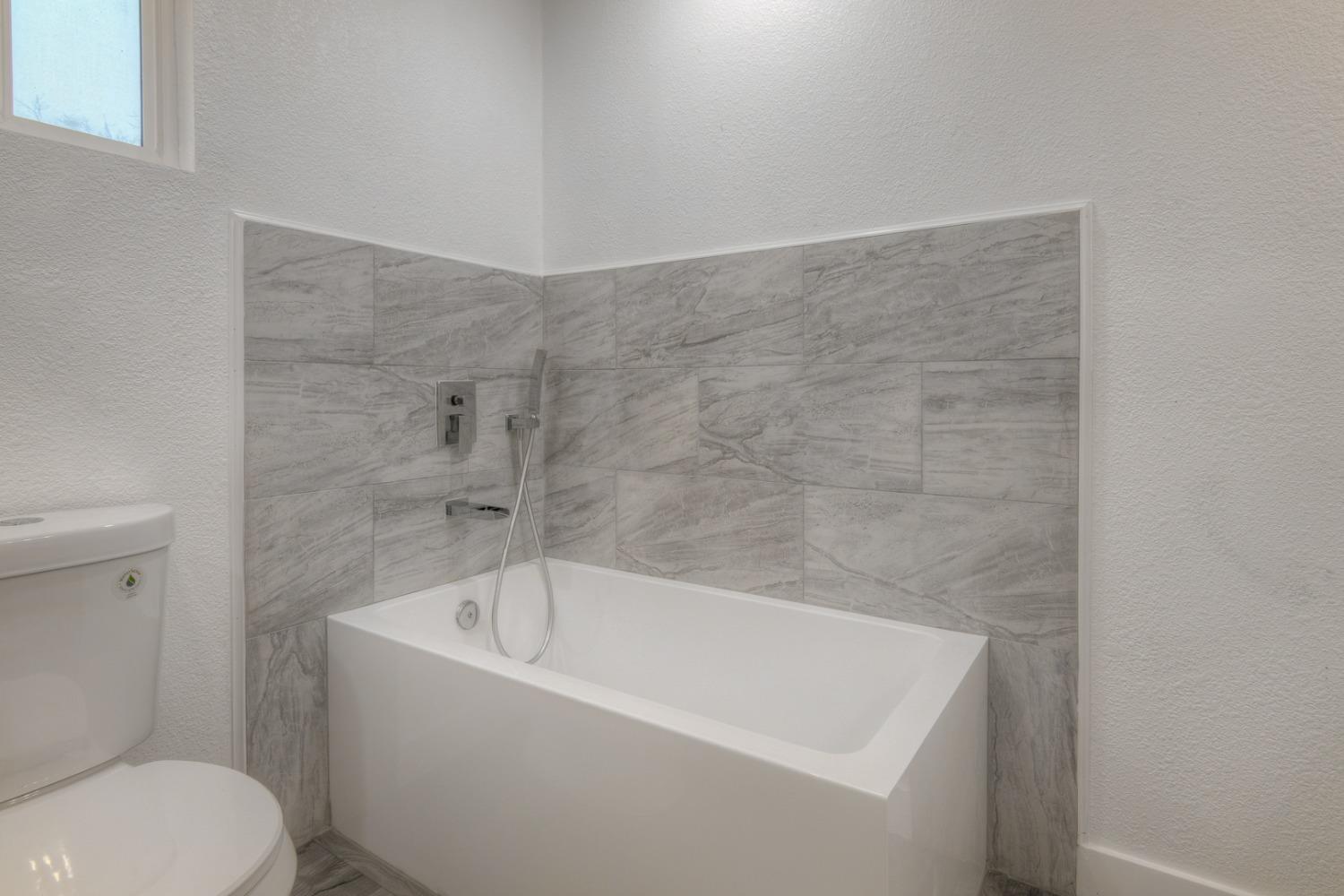 Detail Gallery Image 23 of 31 For 734 N St, Rio Linda,  CA 95673 - 4 Beds | 2 Baths