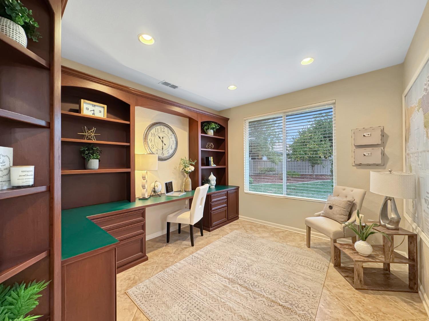 Detail Gallery Image 11 of 39 For 1939 Grand Pheasant Ln, Lincoln,  CA 95648 - 2 Beds | 2 Baths