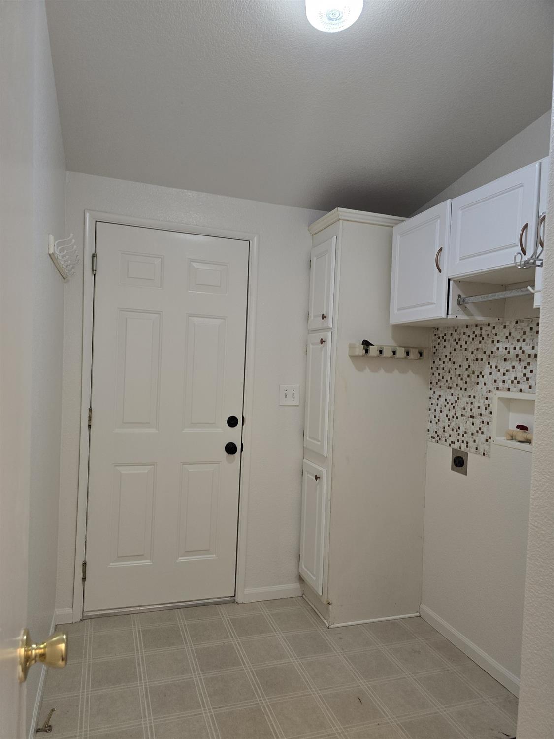 Detail Gallery Image 9 of 27 For 6008 W Park Dr, Ione,  CA 95640 - 3 Beds | 2 Baths