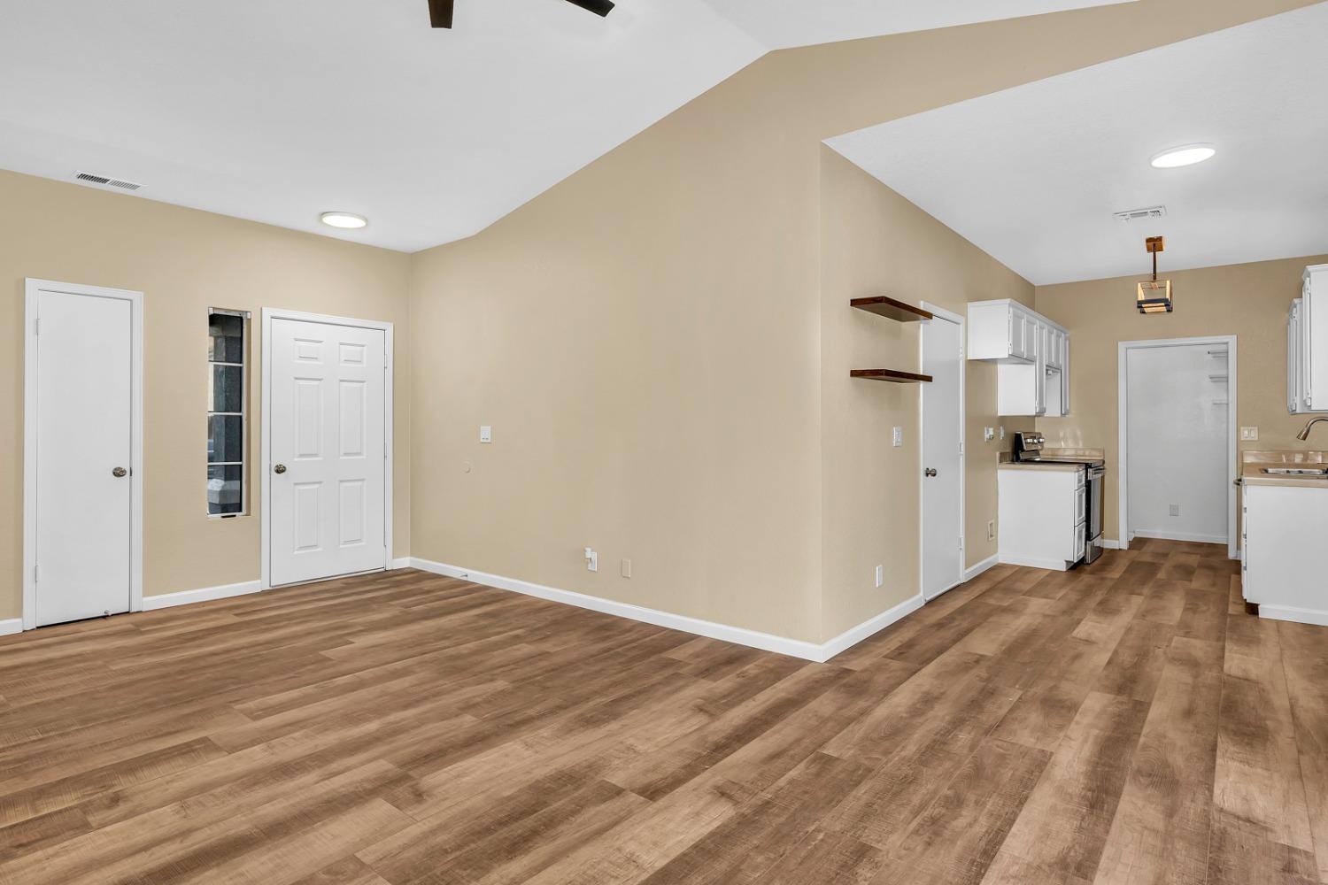 Detail Gallery Image 7 of 28 For 805 Del Rio Dr, Los Banos,  CA 93635 - 3 Beds | 2 Baths