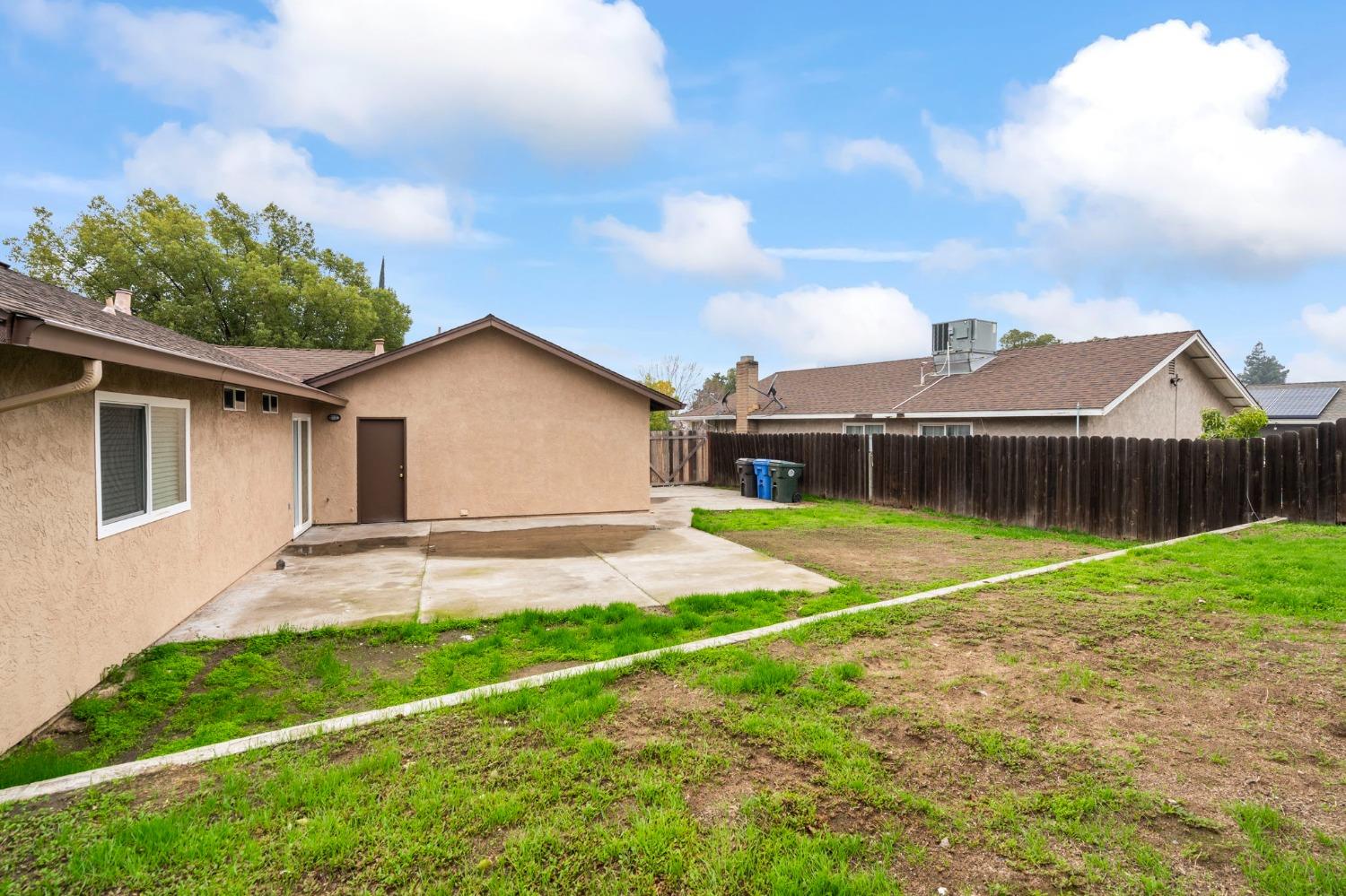 Detail Gallery Image 32 of 34 For 747 Ward Way, Manteca,  CA 95336 - 3 Beds | 2 Baths