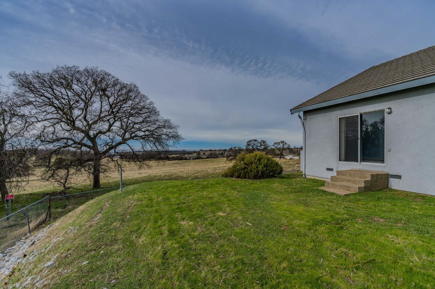 Detail Gallery Image 3 of 26 For 318 Westview Dr, Jackson,  CA 95642 - 3 Beds | 2 Baths