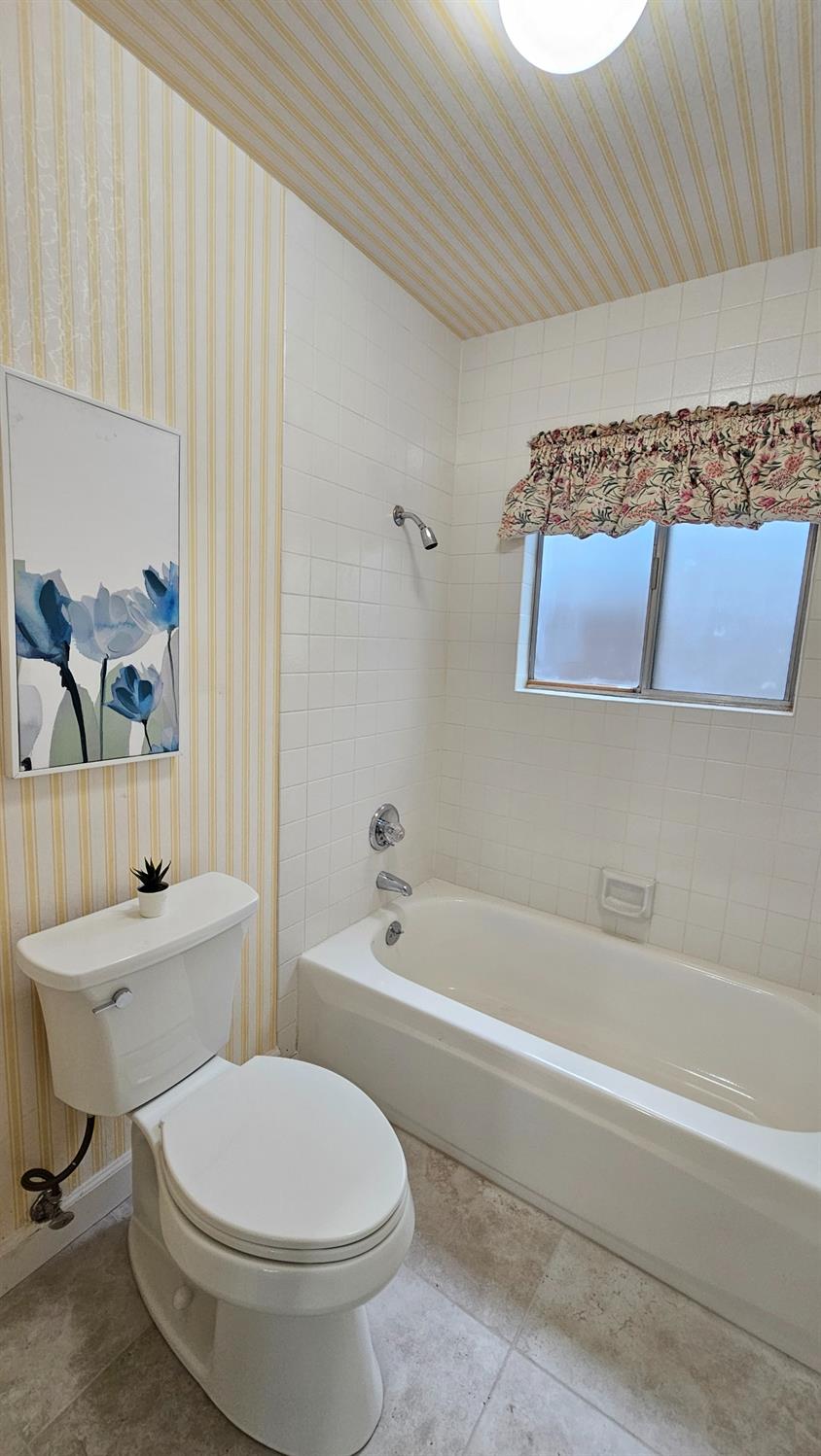 Detail Gallery Image 15 of 25 For 5250 Lake Knoll Ln, Fair Oaks,  CA 95628 - 2 Beds | 2 Baths